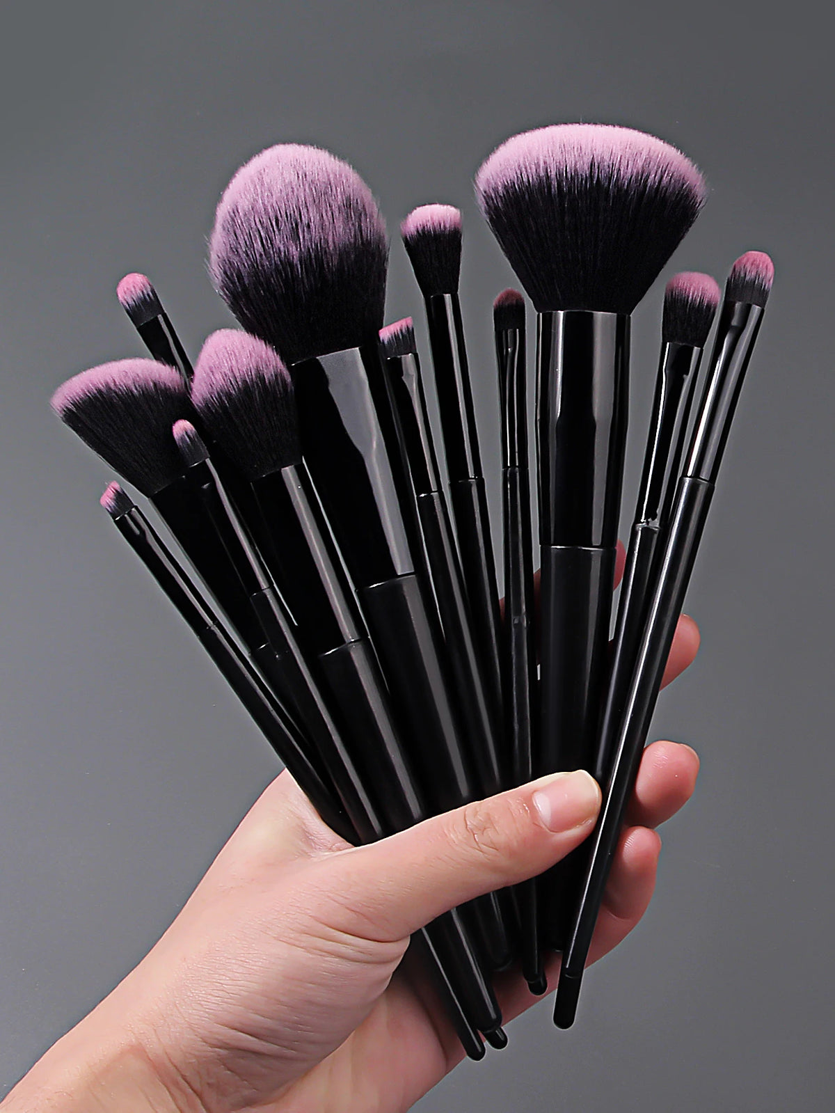 17-Piece Makeup Tool Kit; 12 Brushes, Sponges, Puffs &amp; Brush Holder