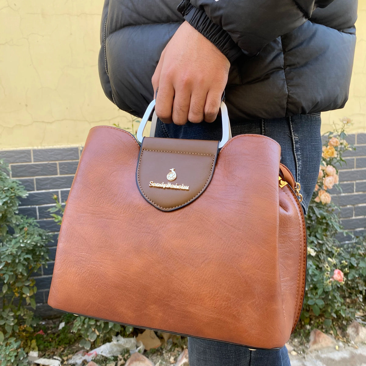 Glow Unbound LLC soft leather women&